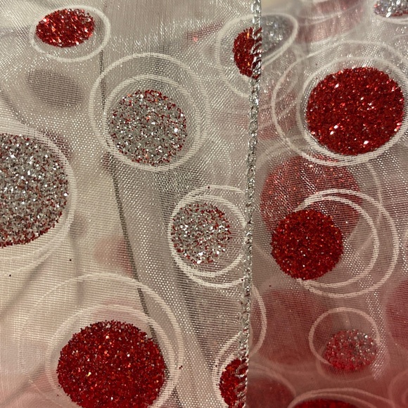 Red & Silver Polka Dots On White Ribbon! 2.5” Premium CHRISTMAS Wired Edge - Picture 5 of 5